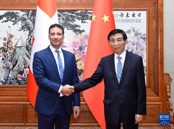 王户宁.jpg